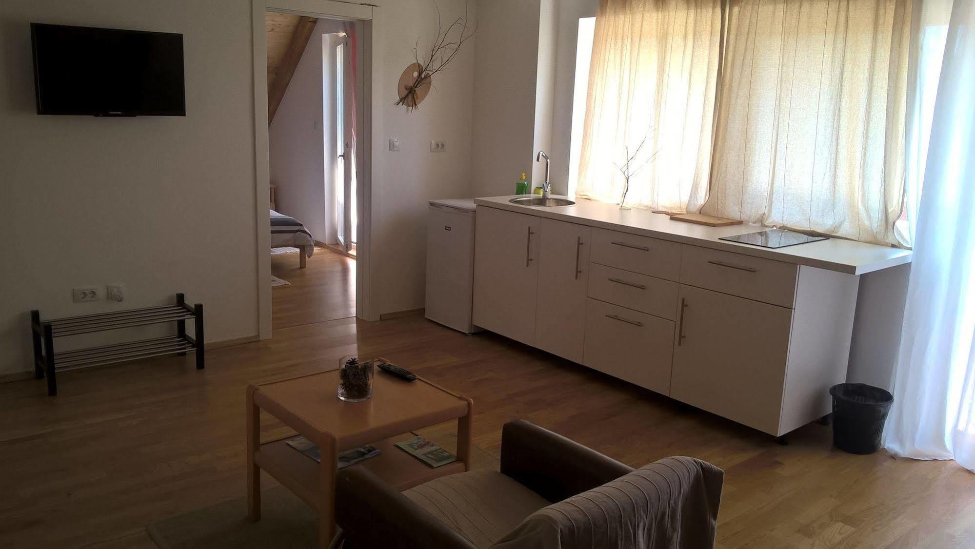 Guesthouse Bor Plitvice Lakes Plitvička Jezera Екстериор снимка